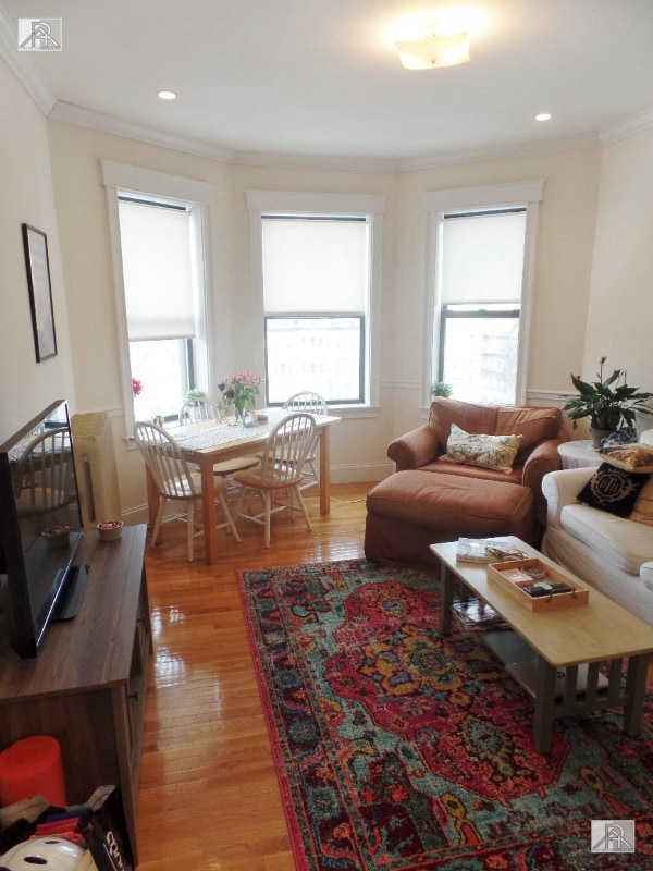 1340 Commonwealth Ave, Unit 25 in Boston, MA - Foto de edificio - Building Photo