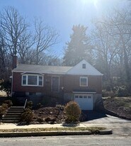 2524 Fairview Ave in Mount Penn, PA - Building Photo