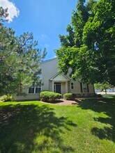 749 Dillon Ct in Grayslake, IL - Building Photo - Building Photo