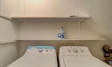 400 William Hilton Pkwy in Hilton Head Island, SC - Foto de edificio - Building Photo