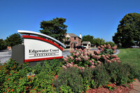 Edgewater Court Apartments in Omaha, NE - Building Photo - Building Photo