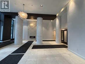 38-2138 Annie Craig Dr in Toronto, ON - Building Photo - Building Photo