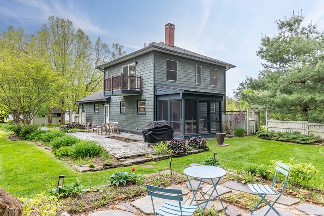 property at 17 Rhynus Rd