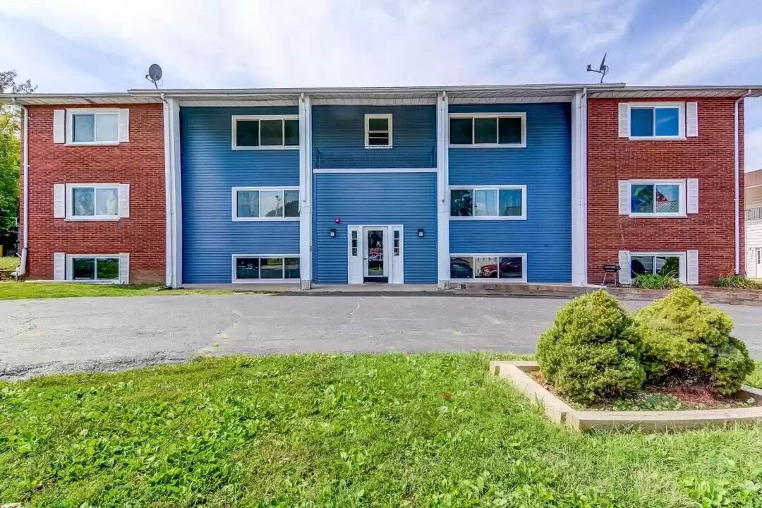 2309 Cherry Hills Dr in Springfield, IL - Building Photo