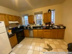 1460 Tremont St, Unit 3 in Boston, MA - Foto de edificio - Building Photo