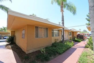 545 E Madison Ave, Unit 105 in El Cajon, CA - Foto de edificio - Building Photo