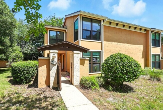 property at 736 Tidewater Ct
