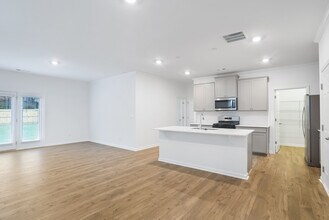 6096 Knickerbocker St in Mableton, GA - Building Photo - Building Photo