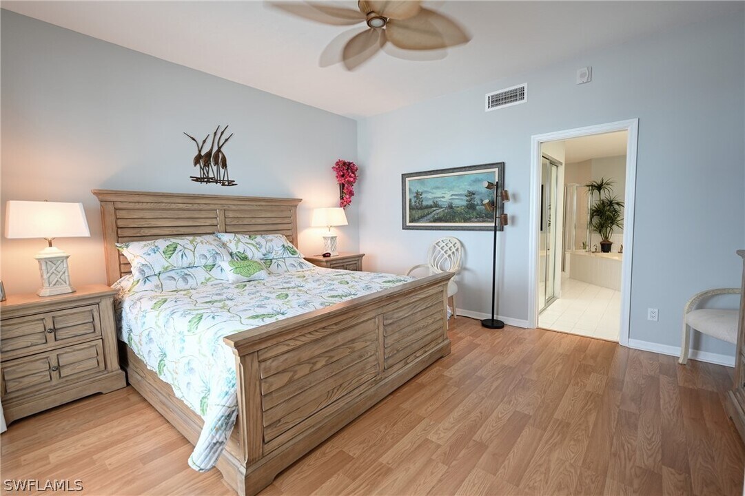 257 Barefoot Beach Blvd in Bonita Springs, FL - Foto de edificio
