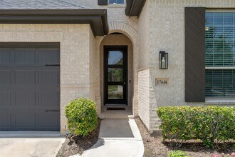 17646 Northern Harrier Ct in Conroe, TX - Foto de edificio - Building Photo