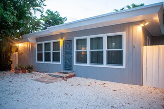 5967 SW 58th Terrace in South Miami, FL - Building Photo - Building Photo