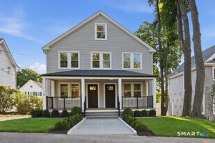 8 Farley St in Greenwich, CT - Building Photo