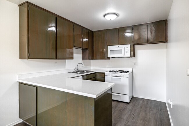 Rancho Del Monte in Anaheim, CA - Building Photo - Interior Photo
