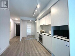 180 Front St E in Toronto, ON - Building Photo - Building Photo