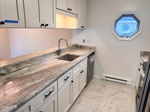 36 Donna Lynn Dr in East Greenbush, NY - Building Photo - Building Photo