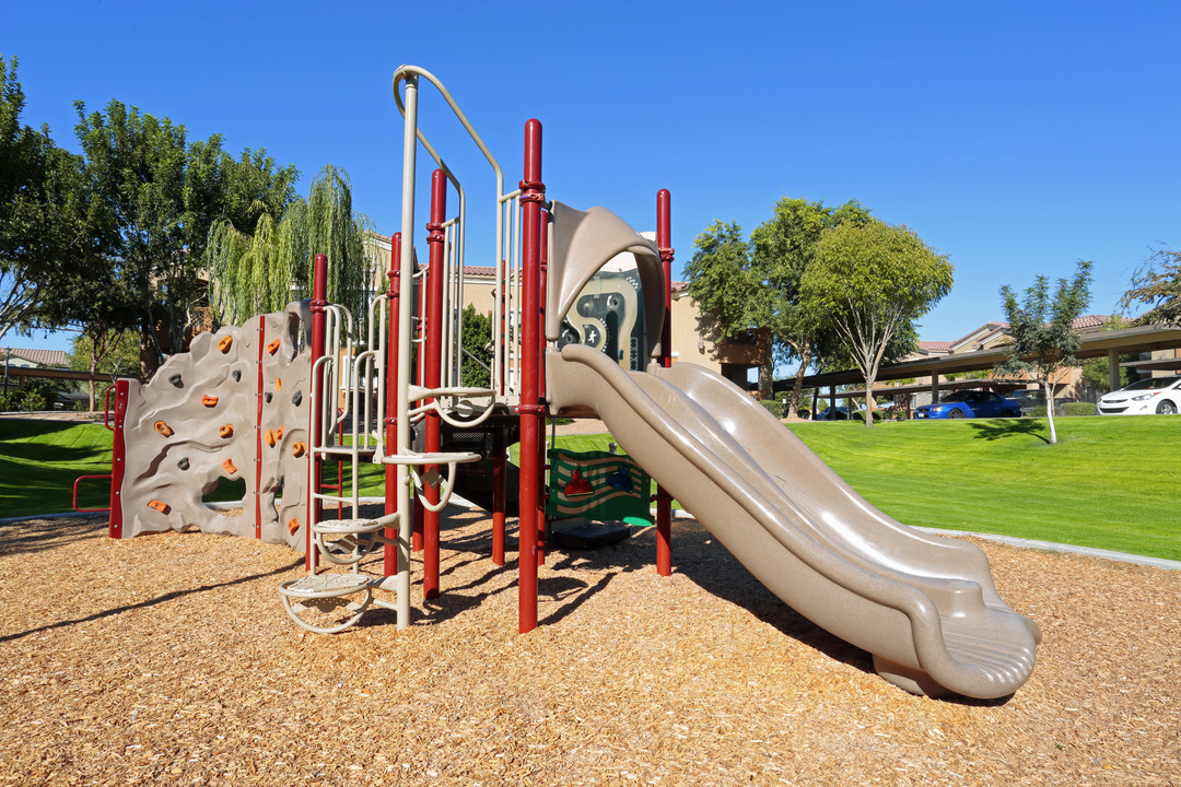 Versante Apartment Homes in Avondale, AZ - Foto de edificio