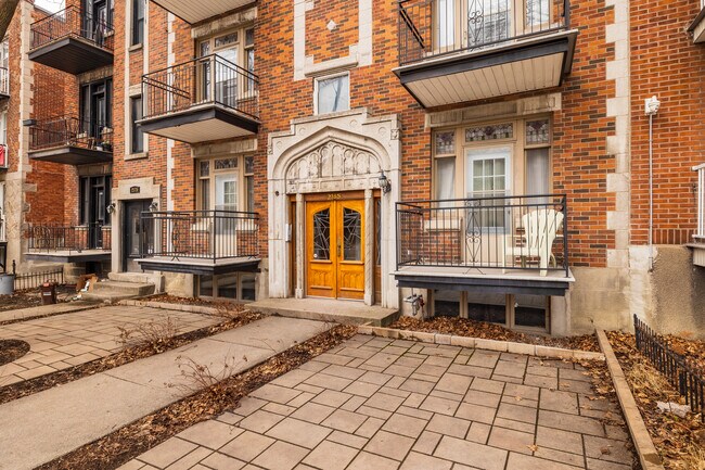 2185 Saint-Joseph Boul E in Montréal, QC - Building Photo - Building Photo