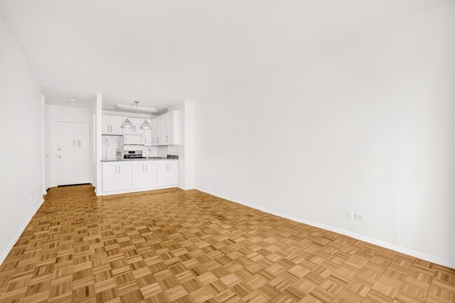 380 Rector Pl in New York, NY - Building Photo - Building Photo