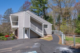 1250 Ellington Rd in South Windsor, CT - Building Photo - Building Photo