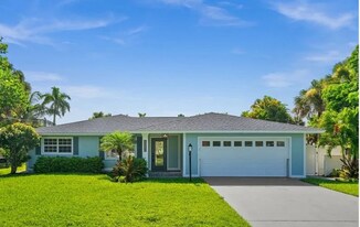 27296 Buccaneer Dr in Bonita Springs, FL - Building Photo