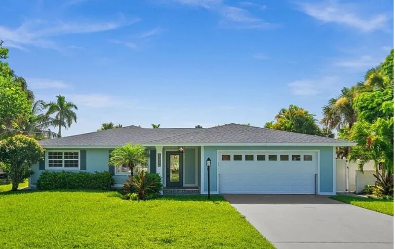 27296 Buccaneer Dr in Bonita Springs, FL - Building Photo