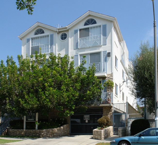 Lido Apartments - 3750 Bagley Ave in Los Angeles, CA - Foto de edificio - Building Photo