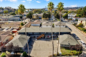 145 Canfield Ave in Santa Cruz, CA - Building Photo - Building Photo