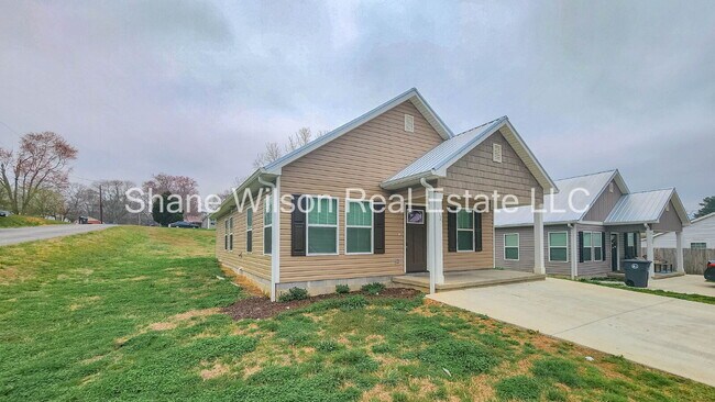 912 Worth St in La Fayette, GA - Foto de edificio - Building Photo