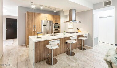 7120 E Kierland Blvd in Scottsdale, AZ - Building Photo - Building Photo