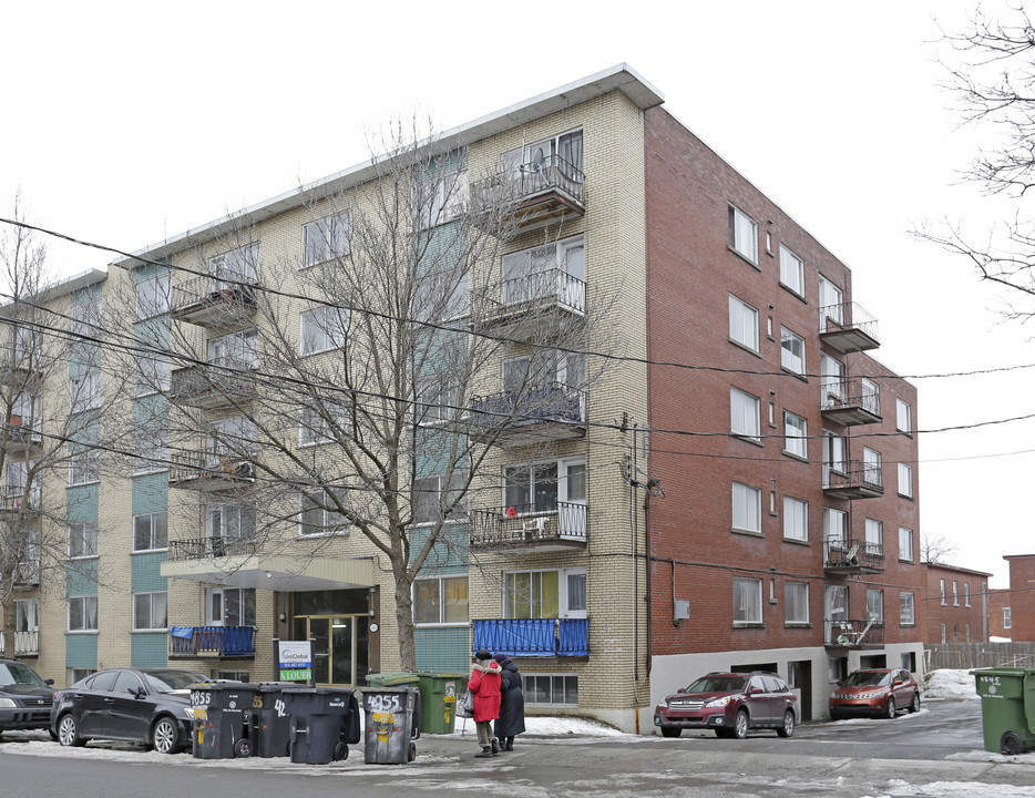 4855 Bourret Av in Montréal, QC - Building Photo