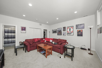 650 N Green St, Unit 1 in Chicago, IL - Building Photo - Building Photo