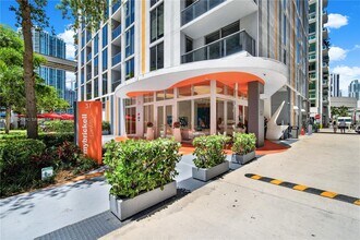 31 SE 6th St, Unit 1201 in Miami, FL - Building Photo - Building Photo