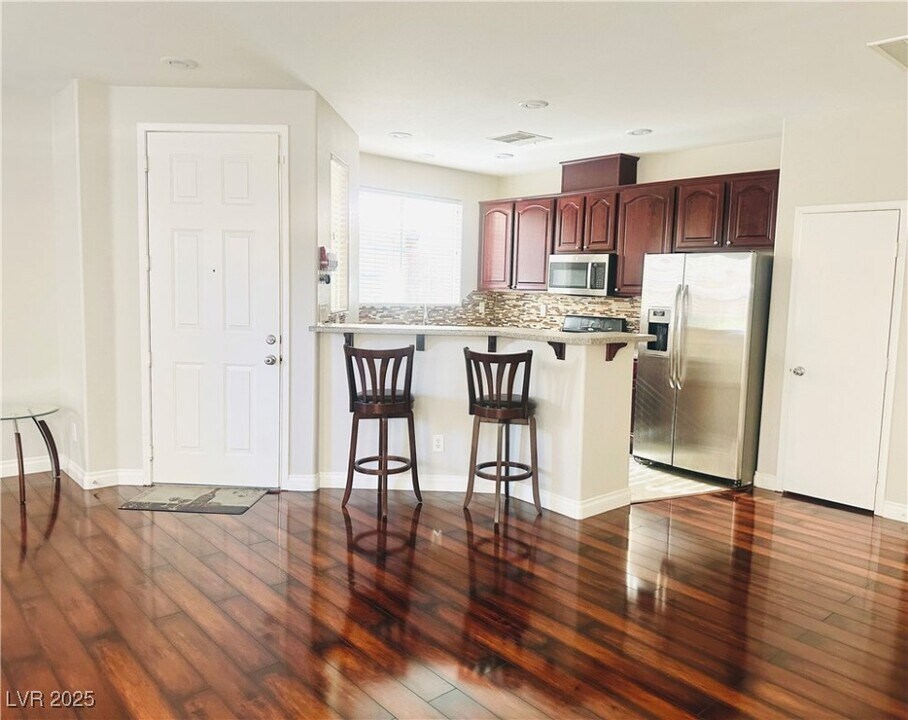 6255 W Arby Ave in Las Vegas, NV - Building Photo