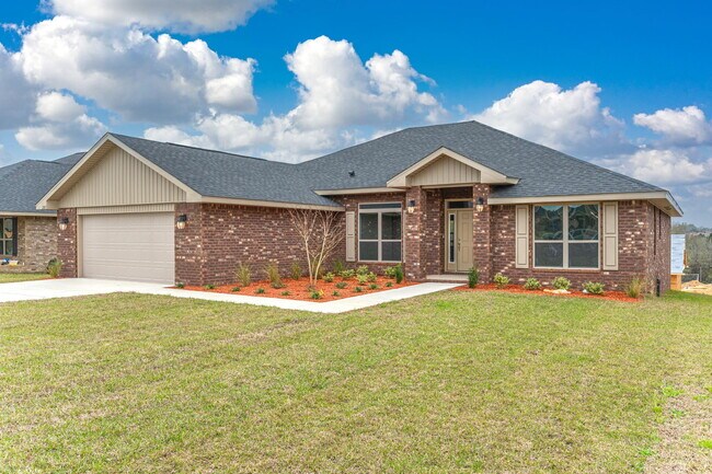 2107 Queen St in Crestview, FL - Building Photo - Building Photo