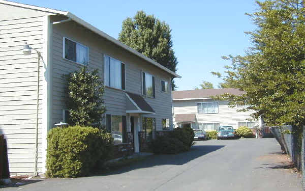 Central Plaza Apartments in Portland, OR - Building Photo - Building Photo