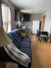 11 Cross St, Unit 2 in Westfield, MA - Building Photo - Building Photo