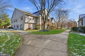 9212 Azure Ct, Unit 102 in Manassas, VA - Building Photo - Building Photo