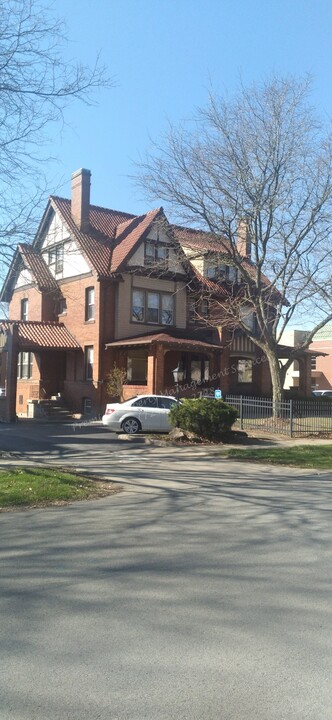 314 E Lincoln Ave in New Castle, PA - Building Photo