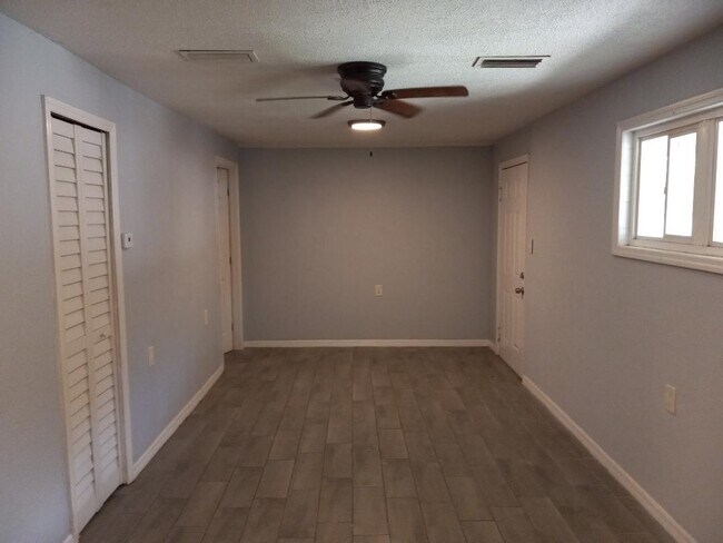6232 62nd Ave N in Pinellas Park, FL - Building Photo - Building Photo