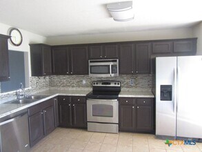 1213 Fox Creek Dr in Killeen, TX - Building Photo - Building Photo