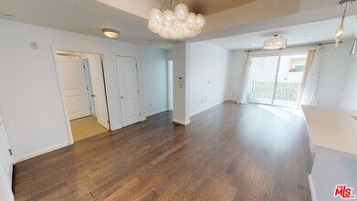 1625 Granville Ave-Unit -203 in Los Angeles, CA - Foto de edificio - Building Photo