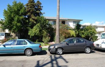 1349 Orange Grove Ave in Glendale, CA - Building Photo - Building Photo