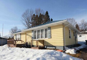 17 Lyons St in Duluth, MN - Building Photo