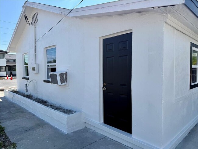 601 Corey Ave in St Pete Beach, FL - Building Photo - Building Photo
