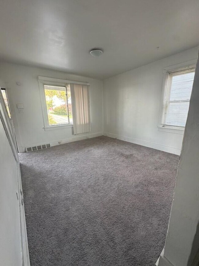 6640 Rowan St-Unit -#2 in Pittsburgh, PA - Building Photo - Building Photo