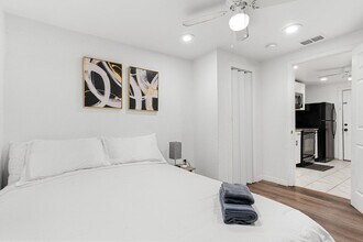 4805 N 37th St, Unit SI ID1359639P in Tampa, FL - Building Photo - Building Photo