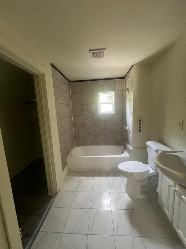 1349 Yates Ave in Beloit, WI - Building Photo - Building Photo