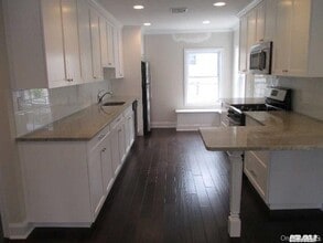 76 Oregon St in Long Beach, NY - Building Photo - Building Photo