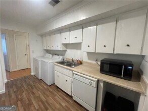 2390 Lawrenceville Hwy in Decatur, GA - Building Photo - Building Photo