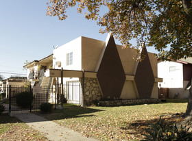 713 Karesh Ave in Pomona, CA - Building Photo